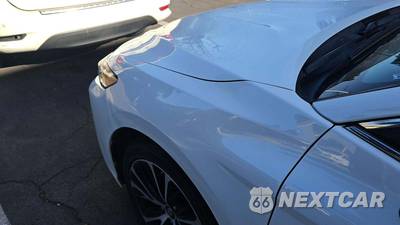 2020 Toyota Camry SE - zdjęcie 32 z 50 - miniatura