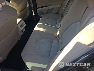2020 Toyota Camry LE - zdjęcie 13 z 46 - miniatura