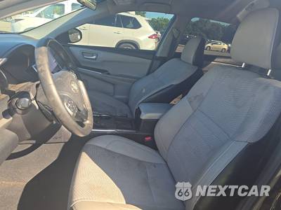 2017 Toyota Camry SE - zdjęcie 7 z 53 - miniatura