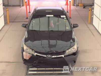 2017 Toyota Camry SE - zdjęcie 2 z 53 - miniatura