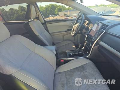2017 Toyota Camry SE - zdjęcie 8 z 53 - miniatura