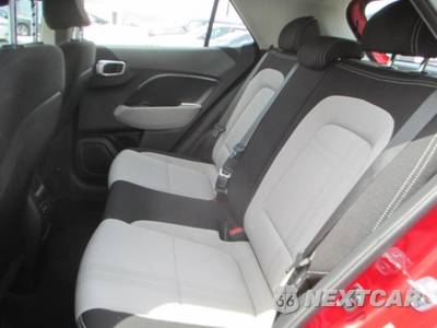 2025 Hyundai Venue SEL - zdjęcie 12 z 29 - miniatura