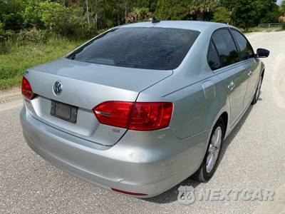 2014 Volkswagen Jetta SE Sedan w/Connectivity & Sunroof - zdjęcie 4 z 53 - miniatura