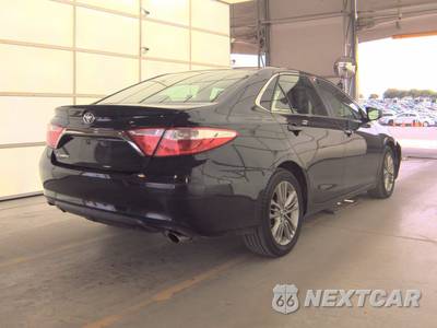 2016 Toyota Camry SE - zdjęcie 4 z 19 - miniatura