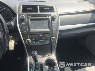 2016 Toyota Camry SE - zdjęcie 11 z 19 - miniatura