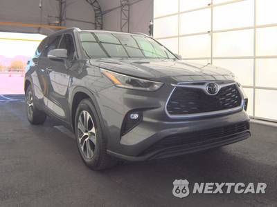 2021 Toyota Highlander XLE - zdjęcie 3 z 31 - miniatura