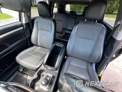 2018 Toyota Highlander LE Plus - zdjęcie 14 z 44 - miniatura