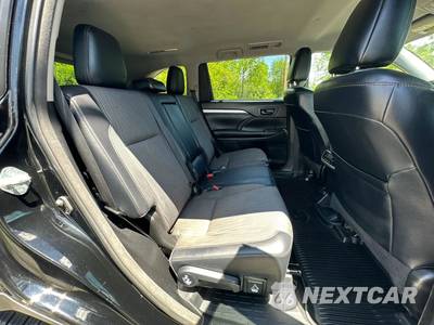 2018 Toyota Highlander LE Plus - zdjęcie 18 z 44 - miniatura