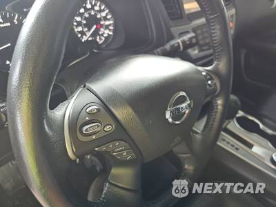 2019 Nissan Pathfinder SL - zdjęcie 8 z 18 - miniatura