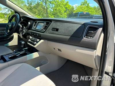 2019 Kia Sedona LX 120.5" WB - zdjęcie 12 z 46 - miniatura