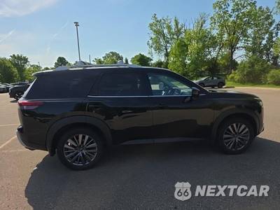 2023 Nissan Pathfinder SL - zdjęcie 4 z 24 - miniatura
