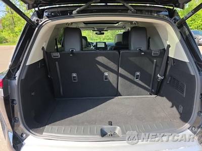 2023 Nissan Pathfinder SL - zdjęcie 19 z 24 - miniatura