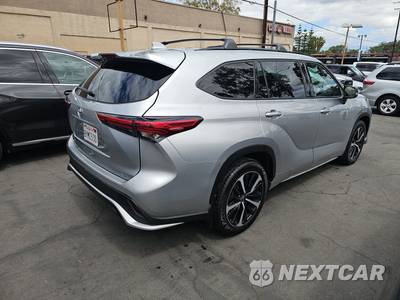 2021 Toyota Highlander XSE - zdjęcie 4 z 31 - miniatura