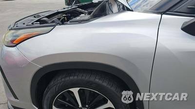 2021 Toyota Highlander XSE - zdjęcie 24 z 31 - miniatura
