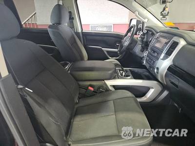 2018 Nissan TITAN XD SV Crew Cab Medium Bed - zdjęcie 8 z 26 - miniatura