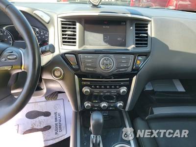 2019 Nissan Pathfinder SV - zdjęcie 11 z 40 - miniatura