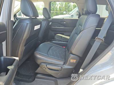 2023 Nissan Pathfinder Platinum - zdjęcie 18 z 31 - miniatura