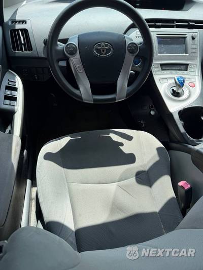 2013 Toyota Prius Two - zdjęcie 5 z 5 - miniatura
