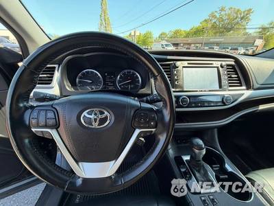2017 Toyota Highlander XLE - zdjęcie 29 z 45 - miniatura