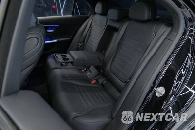 2023 Mercedes-Benz C 300 Sedan - zdjęcie 27 z 50 - miniatura