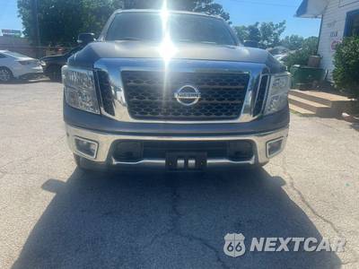 2017 Nissan TITAN SV Crew Cab Short Bed - zdjęcie 3 z 23 - miniatura