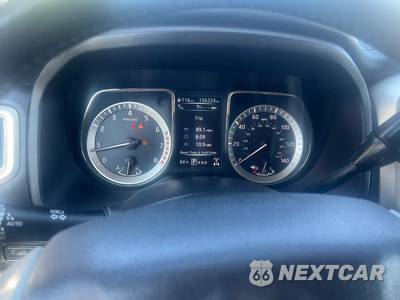 2017 Nissan TITAN SV Crew Cab Short Bed - zdjęcie 16 z 23 - miniatura