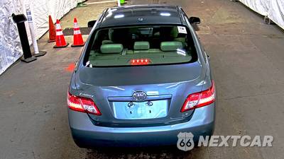 2010 Toyota Camry LE - zdjęcie 5 z 31 - miniatura