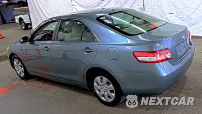 2010 Toyota Camry LE - zdjęcie 6 z 31 - miniatura