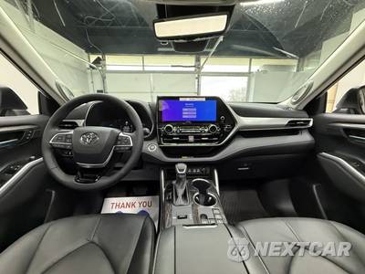 2026 Toyota Highlander Hybrid Platinum - zdjęcie 14 z 33 - miniatura