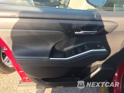 2022 Toyota Highlander Hybrid XLE - zdjęcie 15 z 24 - miniatura