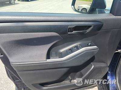 2023 Toyota Highlander LE - zdjęcie 15 z 23 - miniatura