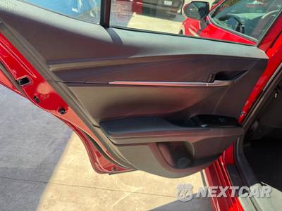 2026 Toyota Camry LE - zdjęcie 10 z 25 - miniatura