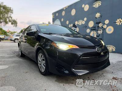 2018 Toyota Corolla LE Sedan - zdjęcie 1 z 33 - miniatura