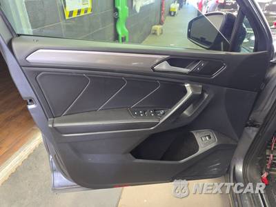 2022 Volkswagen Tiguan SE R-Line Black - zdjęcie 9 z 20 - miniatura