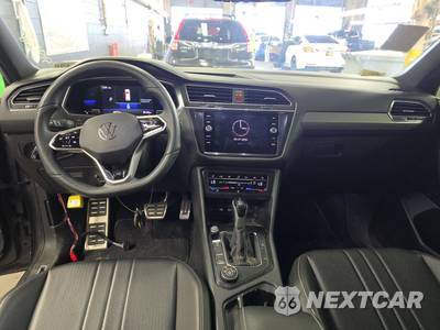 2022 Volkswagen Tiguan SE R-Line Black - zdjęcie 11 z 20 - miniatura
