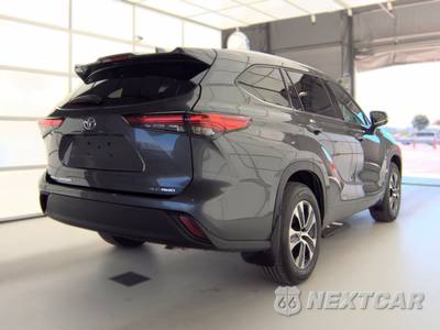 2021 Toyota Highlander XLE - zdjęcie 4 z 21 - miniatura