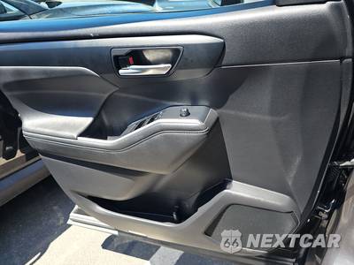 2021 Toyota Highlander XLE - zdjęcie 9 z 21 - miniatura