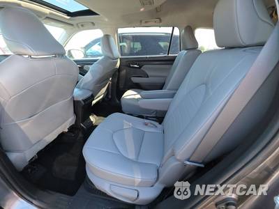 2022 Toyota Highlander Hybrid XLE - zdjęcie 13 z 29 - miniatura