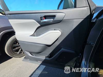 2022 Toyota Highlander Hybrid XLE - zdjęcie 9 z 29 - miniatura