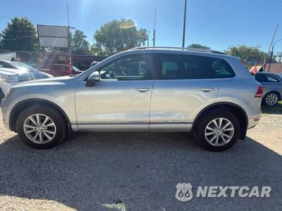 2013 Volkswagen Touareg TDI Sport w/Navigation - zdjęcie 4 z 12 - miniatura