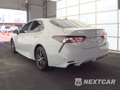 2024 Toyota Camry SE - zdjęcie 6 z 26 - miniatura