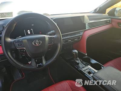 2025 Toyota Camry XSE - zdjęcie 11 z 25 - miniatura