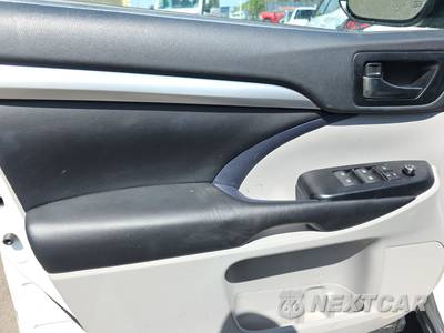 2019 Toyota Highlander XLE - zdjęcie 9 z 24 - miniatura