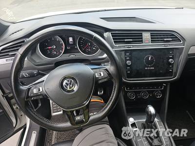 2021 Volkswagen Tiguan SE R-Line Black - zdjęcie 11 z 28 - miniatura