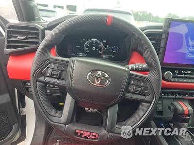 2025 Toyota Sequoia TRD Pro - zdjęcie 10 z 19 - miniatura