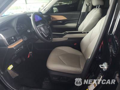 2024 Toyota Grand Highlander Platinum - zdjęcie 7 z 19 - miniatura