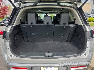 2023 Nissan Pathfinder SL - zdjęcie 19 z 28 - miniatura