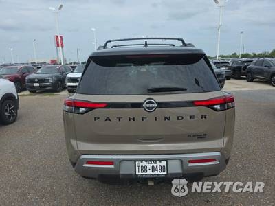 2023 Nissan Pathfinder Platinum - zdjęcie 6 z 28 - miniatura