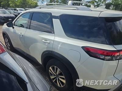 2023 Nissan Pathfinder SL - zdjęcie 8 z 25 - miniatura