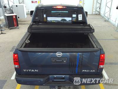 2015 Nissan TITAN PRO-4X Crew Cab Extra Short Bed - zdjęcie 5 z 18 - miniatura